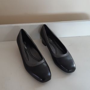 Trotters leather Women's Shoes Size 7